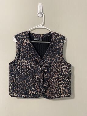 New Bailey 44 Quilted Animal Print Tie Front Vest, Size Large